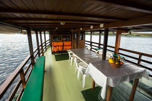 Saloon Tinga
