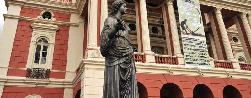 Teatro Amazonas - estátuas